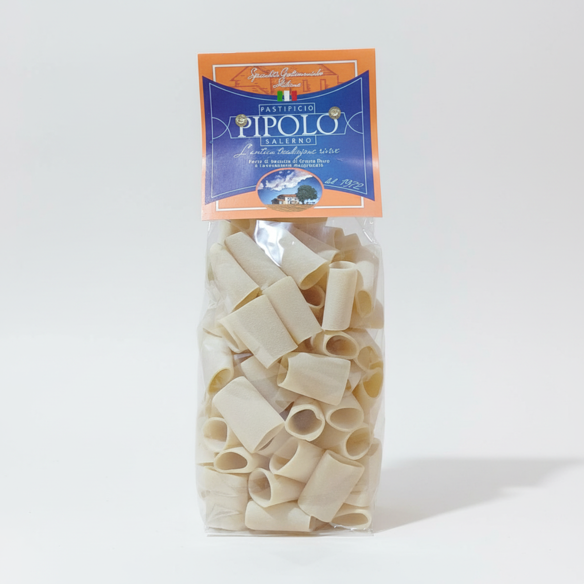 Confezione di Paccheri Trafilati al Bronzo Pipolo su sfondo bianco neutro