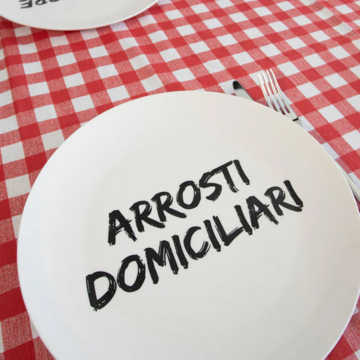 Piatto in ceramica "Arrosti domiciliari"