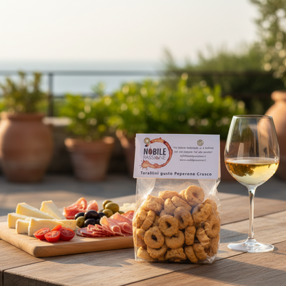 Tarallini al Peperone Crusco in ambientazione aperitivo